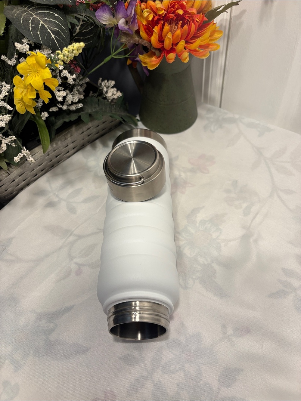 White Insulated Stainless Steel Water Bottle - Picture 6 of 6